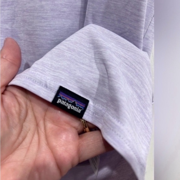 Patagonia Women's Large Cap Cool Daily T-Shirt Foxglove Purple NWOT
Capilene - Picture 2 of 7
